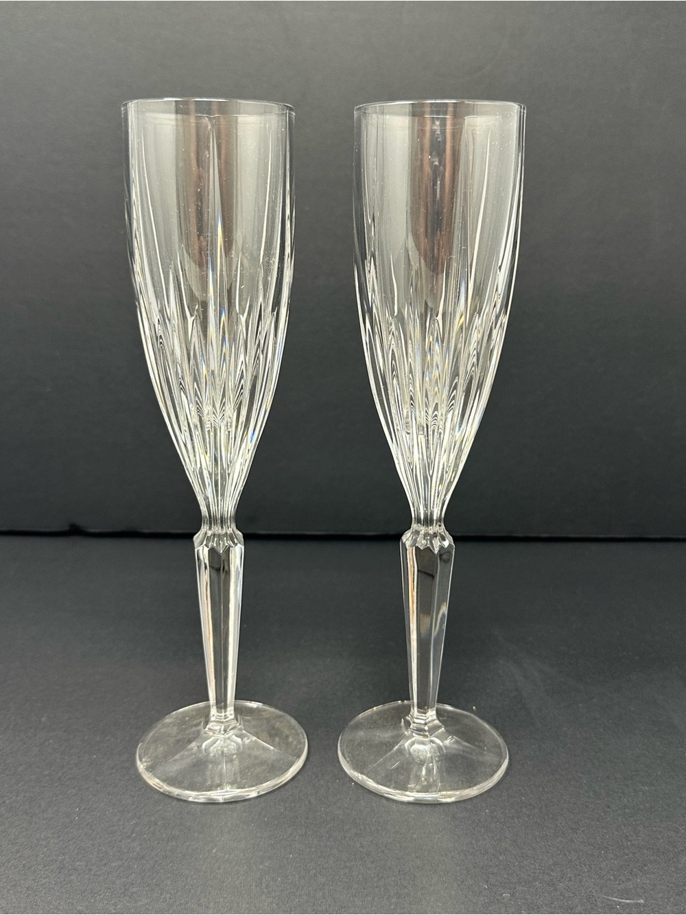 Mikasa Icicles Champagne Flute With Vertical Fluted Cuts Set Of 2 9" A1